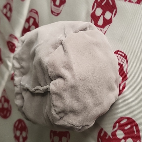 Gucci Leather Bracelet with Gucci pouch and box - Picture 9 of 16